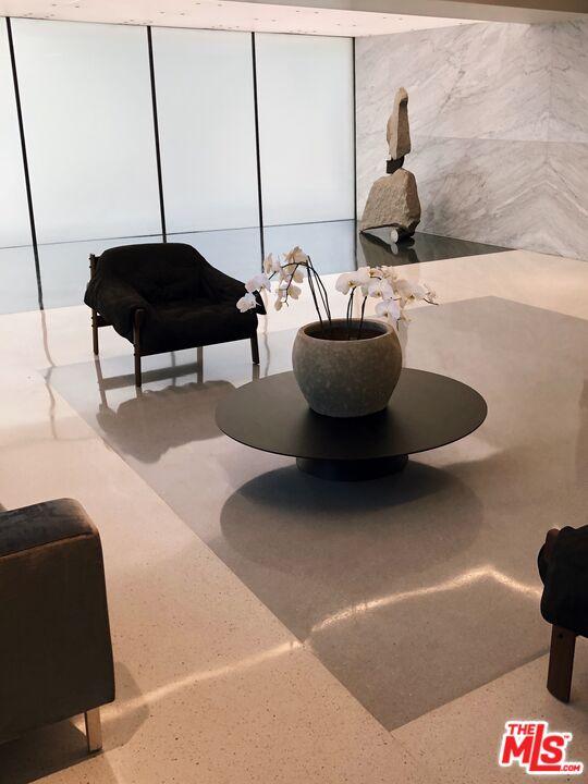 818 N Doheny Dr Unit: 1103