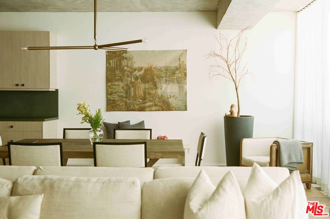 818 N Doheny Dr Unit: 1103