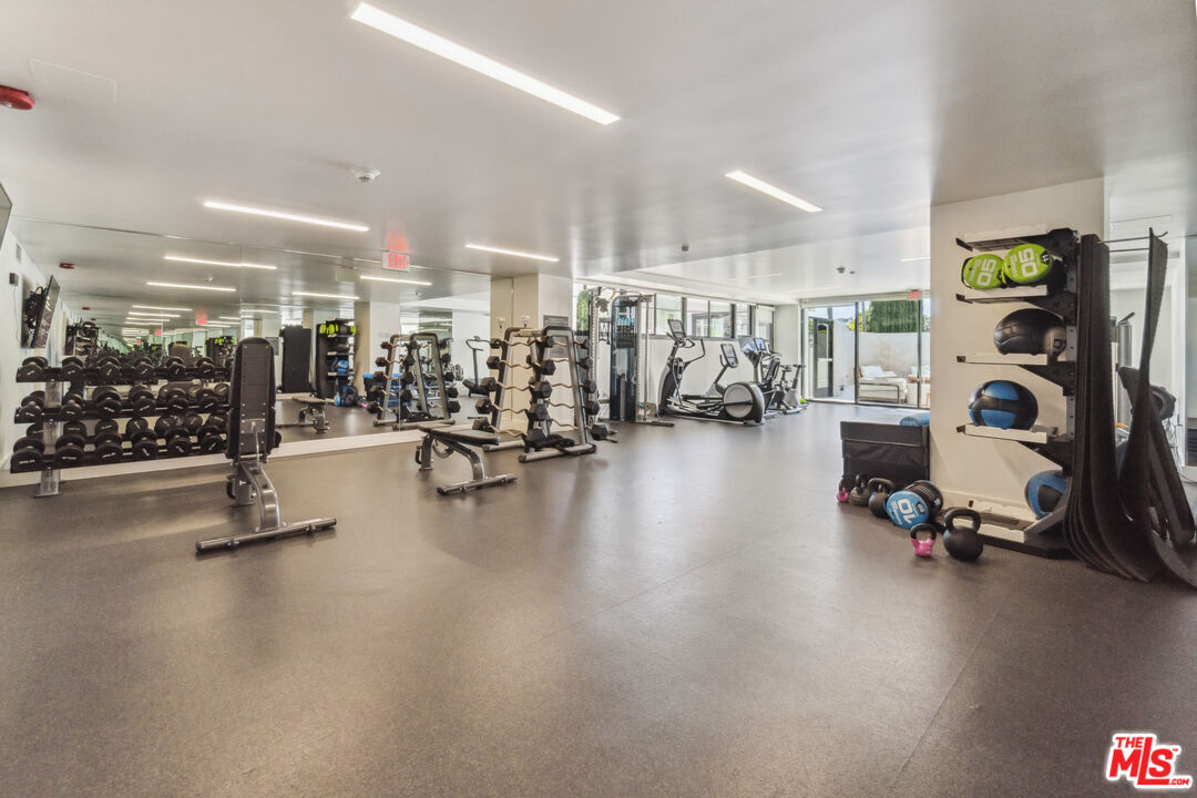 818 N Doheny Dr Unit: 1103