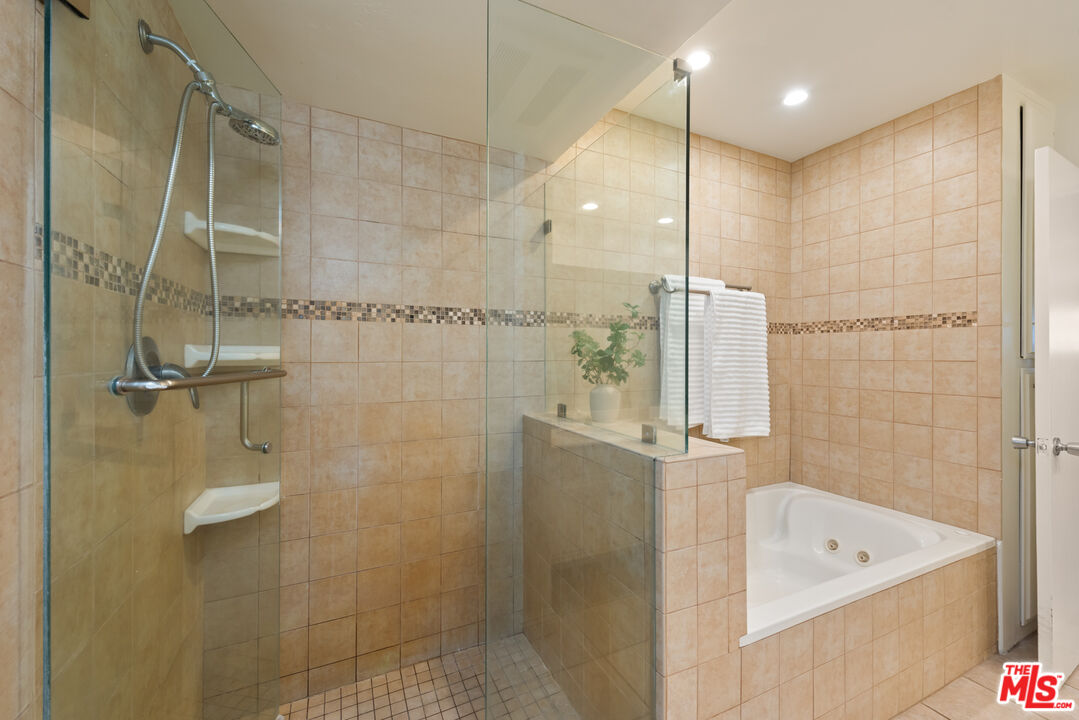 407 S Spalding Dr Unit: 5