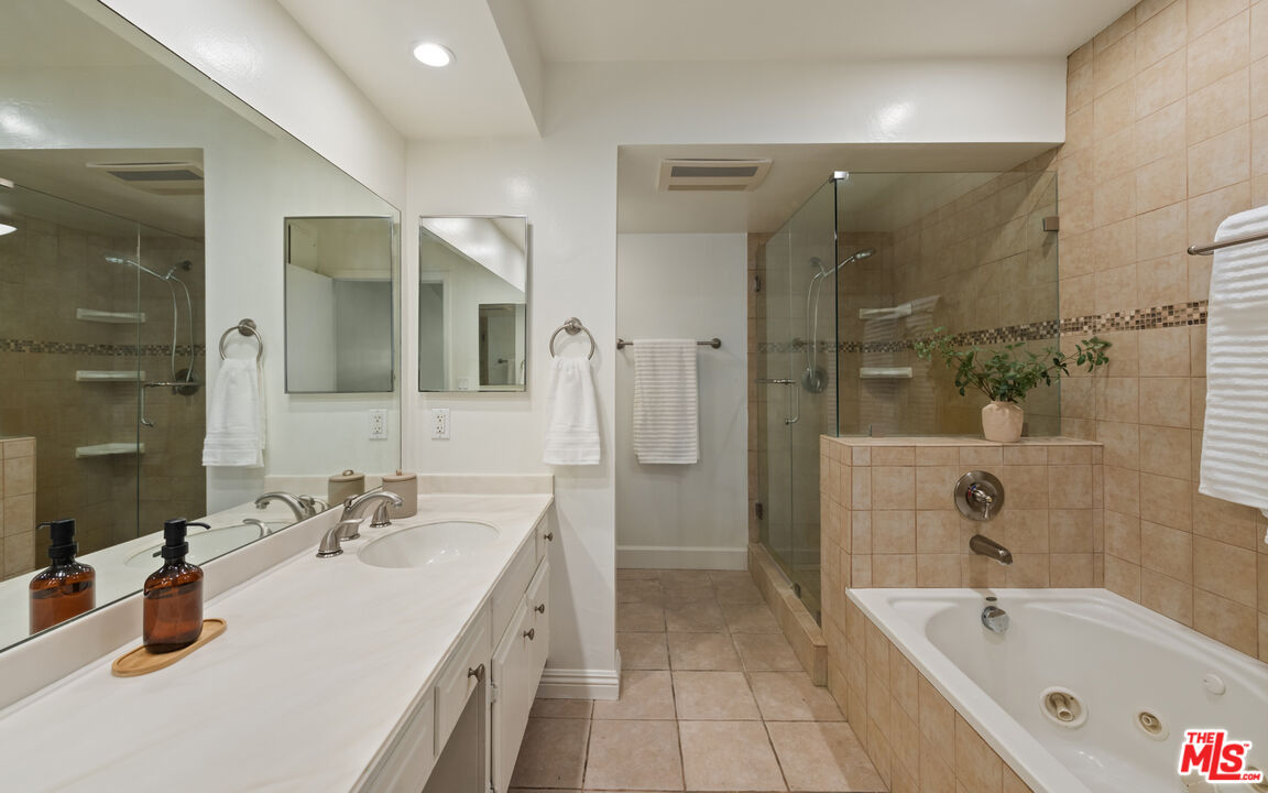 407 S Spalding Dr Unit: 5