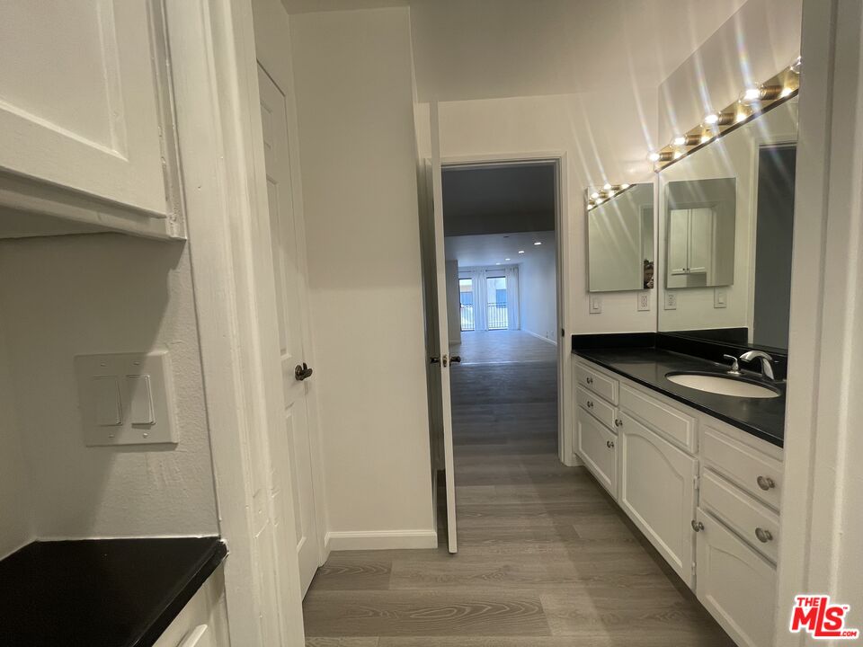 1338 N Sierra Bonita Ave Unit: 104