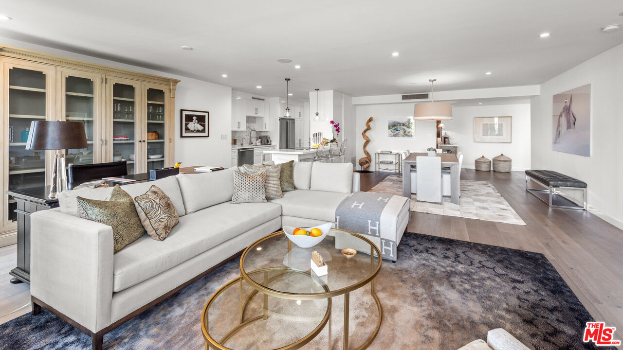 875 Comstock Ave Unit: 2C