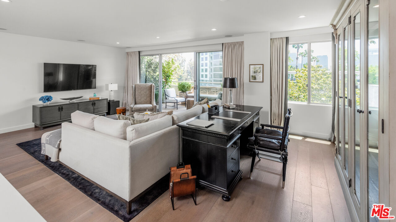 875 Comstock Ave Unit: 2C