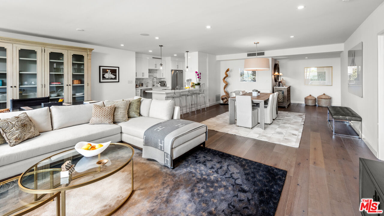 875 Comstock Ave Unit: 2C