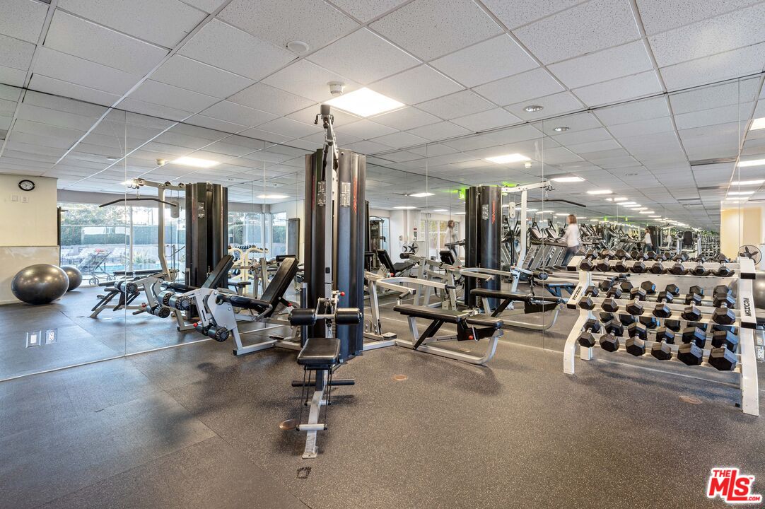 875 Comstock Ave Unit: 2C