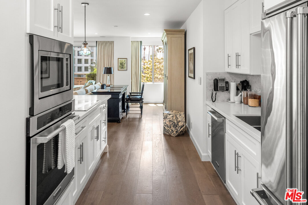 875 Comstock Ave Unit: 2C