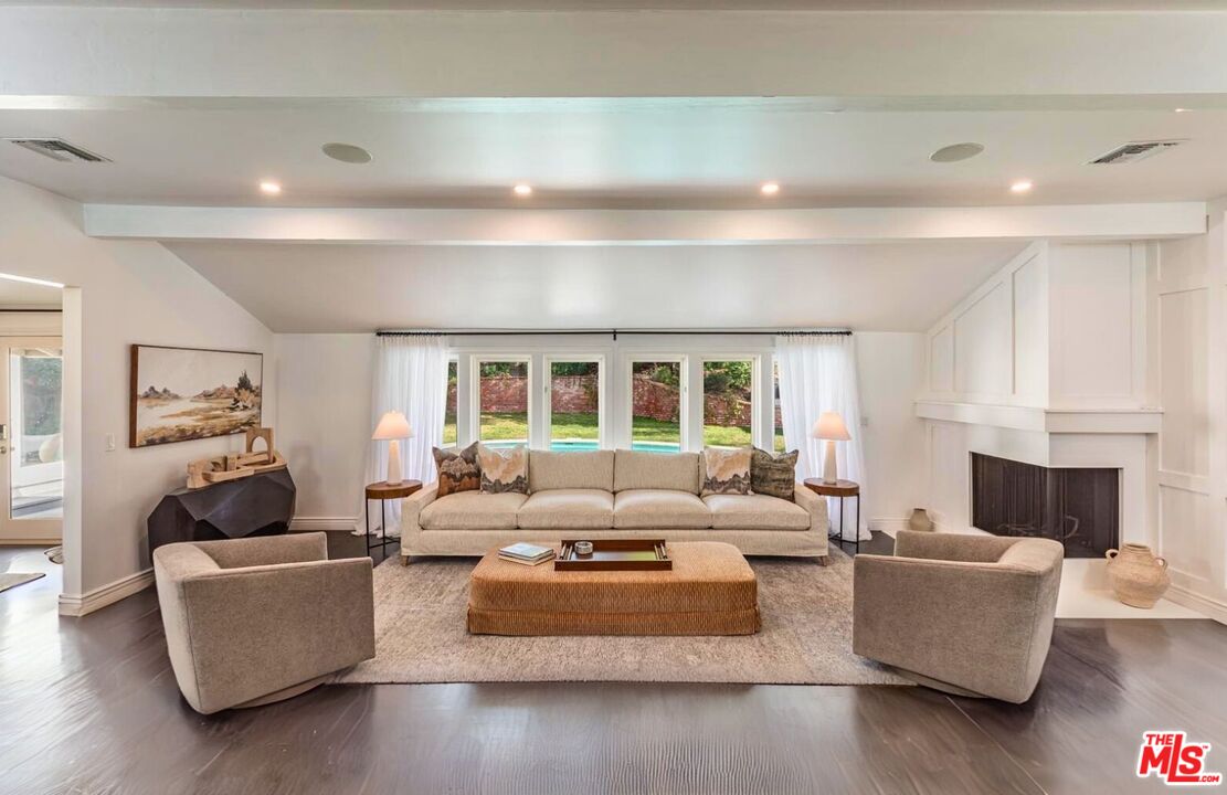 5840 Round Meadow Rd