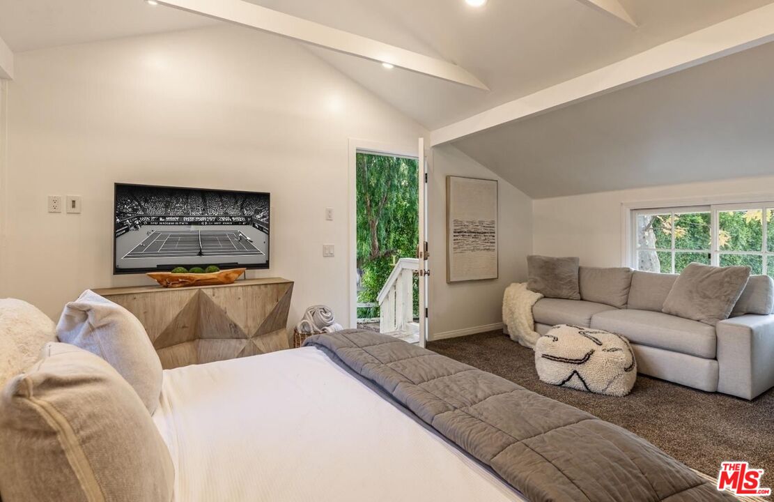 5840 Round Meadow Rd