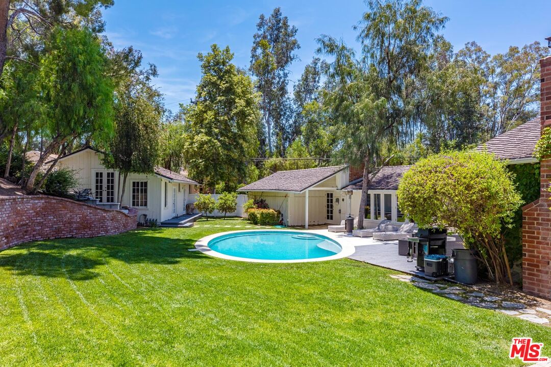 5840 Round Meadow Rd