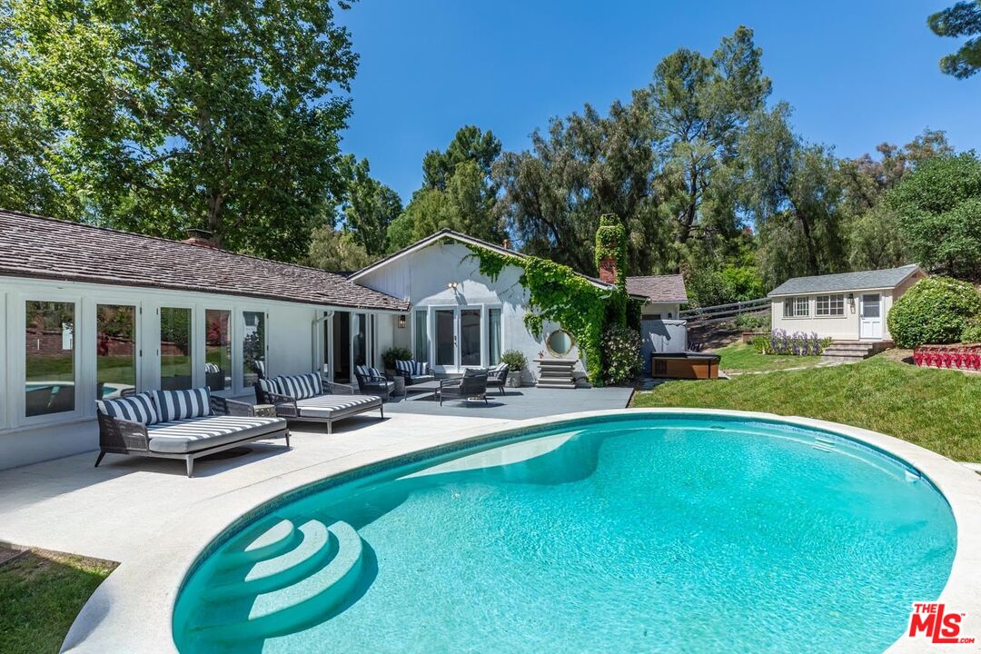 5840 Round Meadow Rd