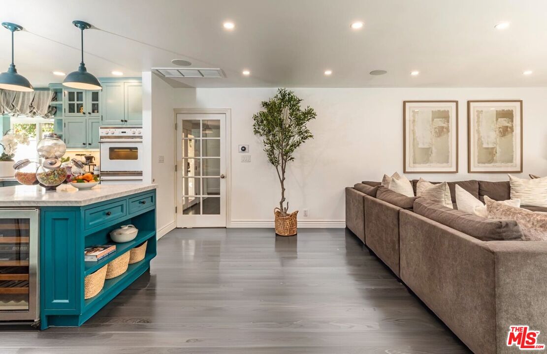 5840 Round Meadow Rd