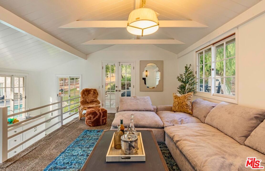 5840 Round Meadow Rd