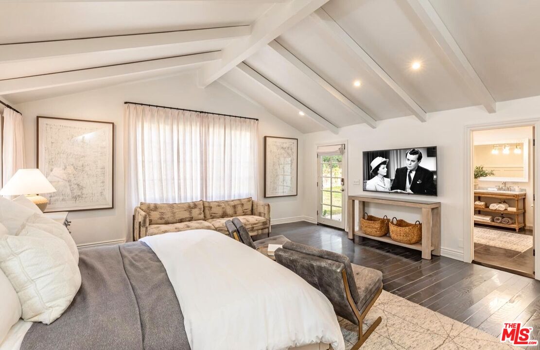 5840 Round Meadow Rd