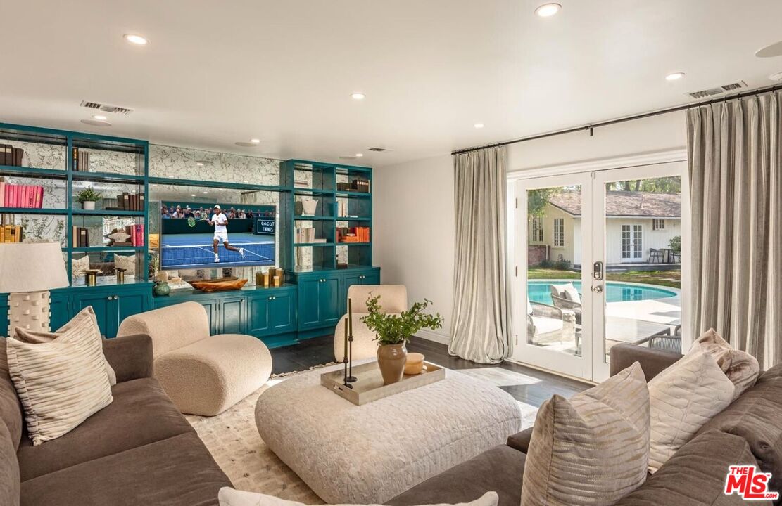 5840 Round Meadow Rd