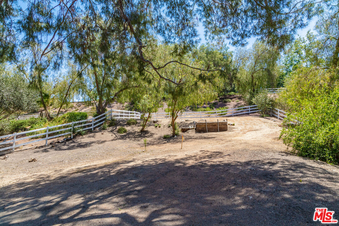 5854 Round Meadow Rd