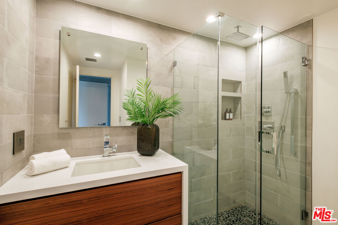 10701 Wilshire Blvd Unit: 701