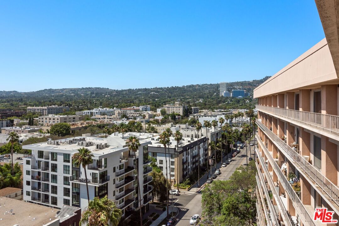 100 S Doheny Dr Unit: PH 1