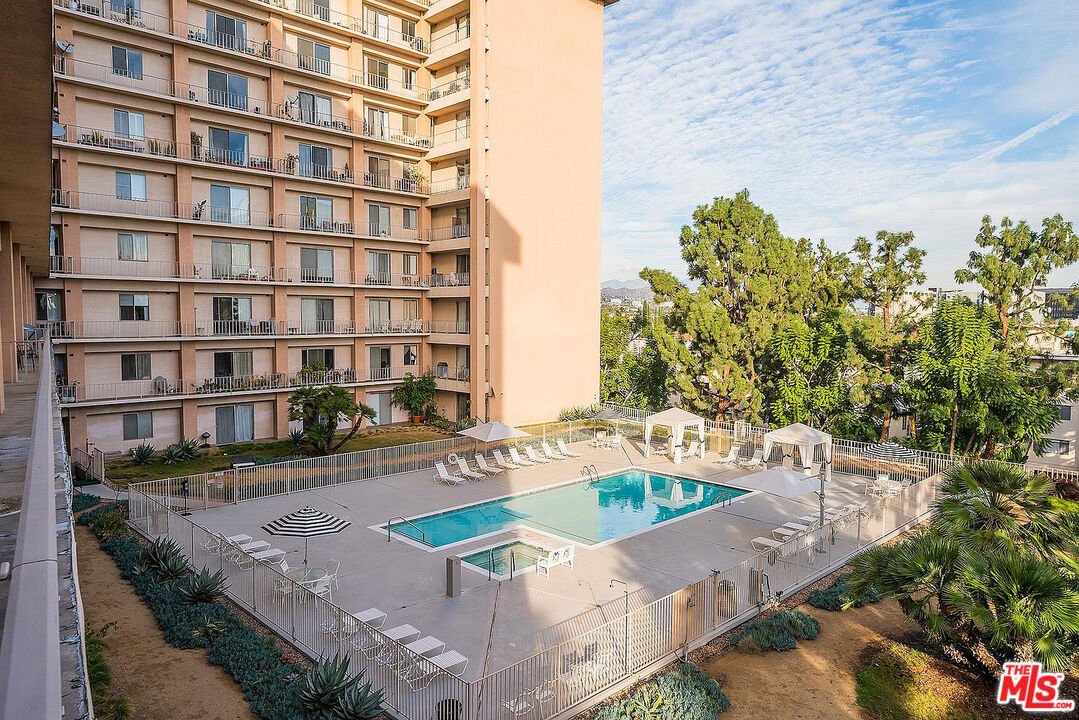 100 S Doheny Dr Unit: PH 1