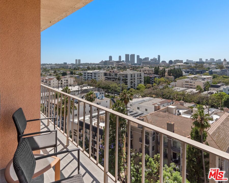 100 S Doheny Dr Unit: PH 1