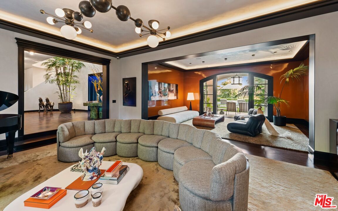 9966 Sunset Blvd