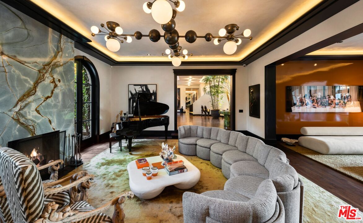 9966 Sunset Blvd