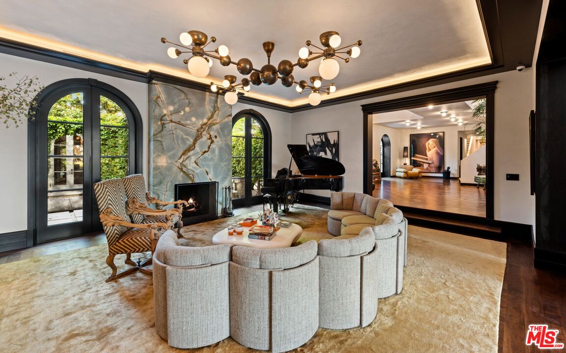 9966 Sunset Blvd