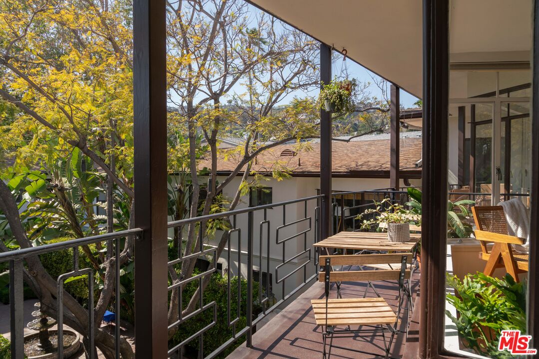 1318 N Crescent Heights Blvd Unit: 211