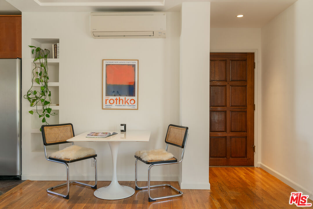 1318 N Crescent Heights Blvd Unit: 211