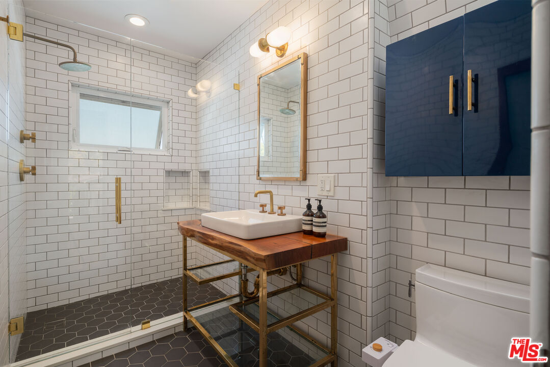 1318 N Crescent Heights Blvd Unit: 211