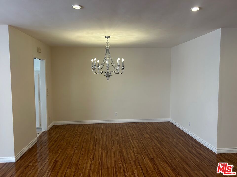 237 N Almont Dr Unit: 303