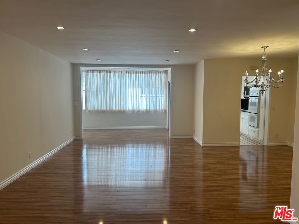 237 N Almont Dr Unit: 303