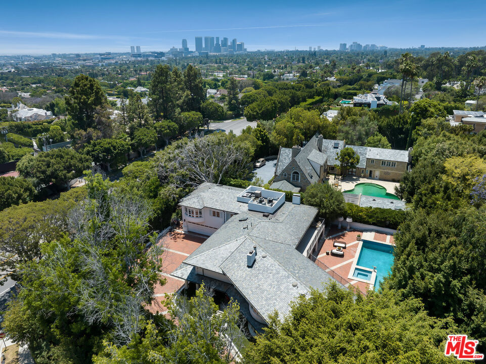 801 N Sierra Dr