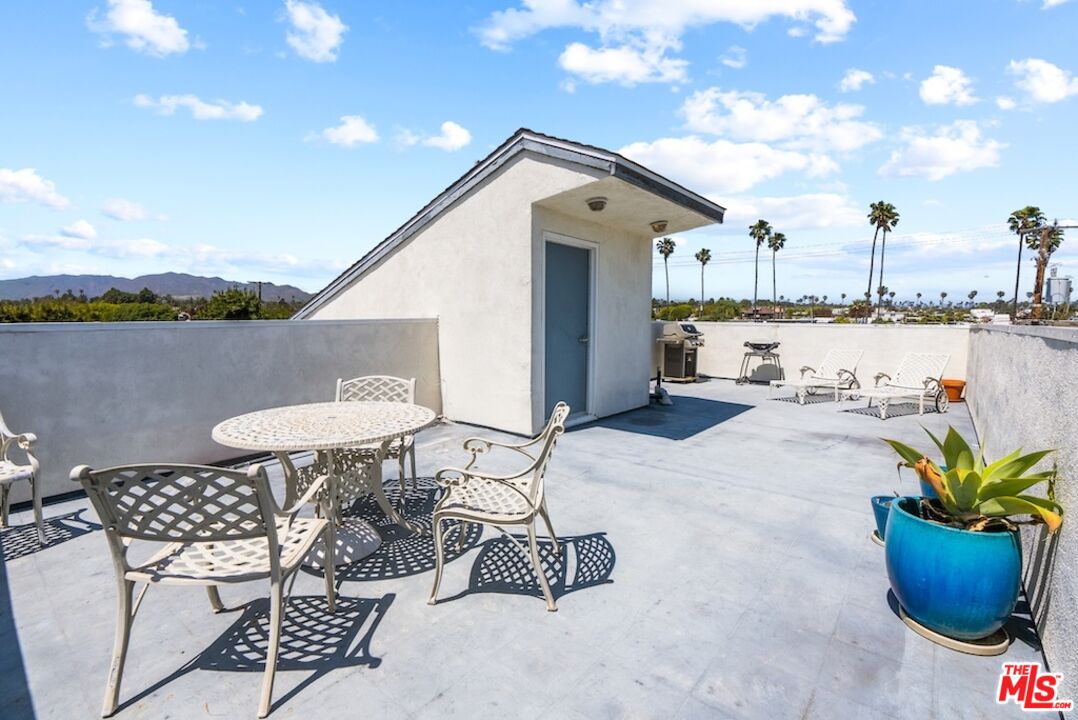 837 Lincoln Blvd Unit: 6