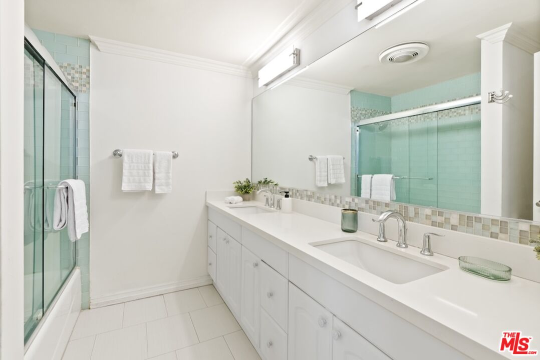 837 Lincoln Blvd Unit: 6