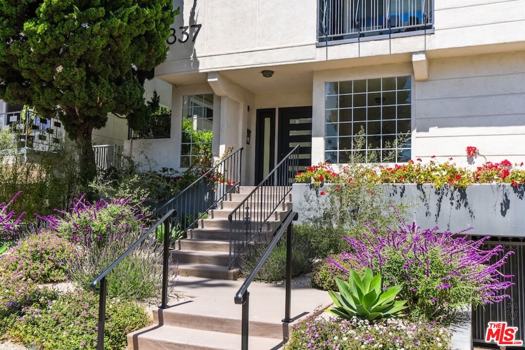 837 Lincoln Blvd Unit: 6