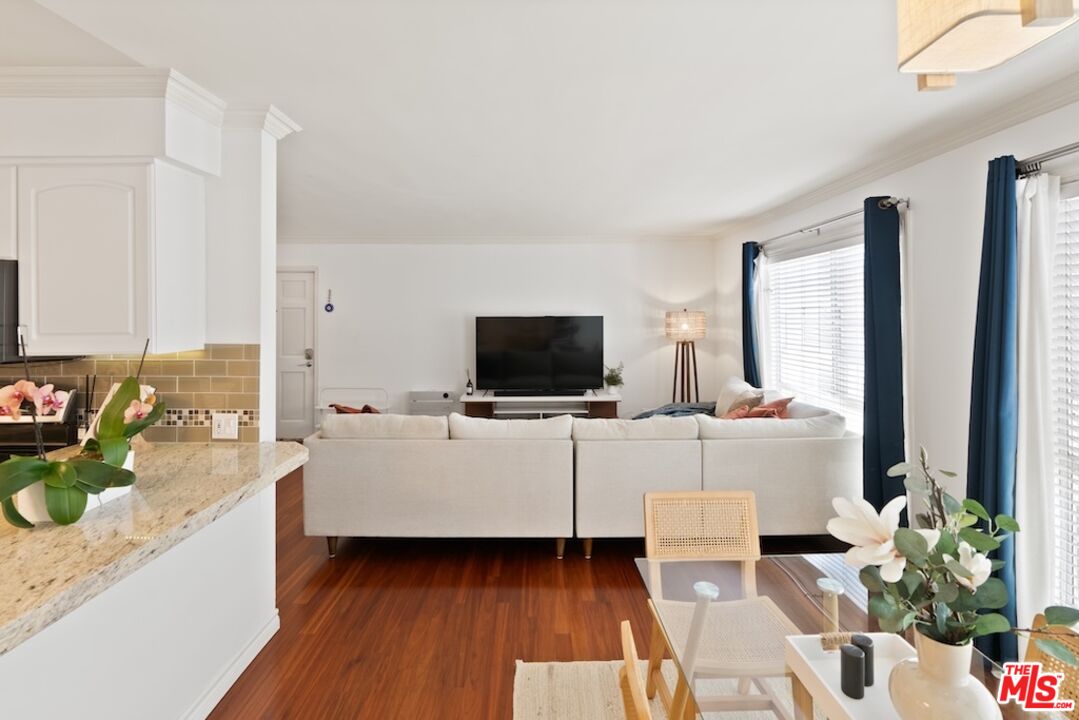 837 Lincoln Blvd Unit: 6