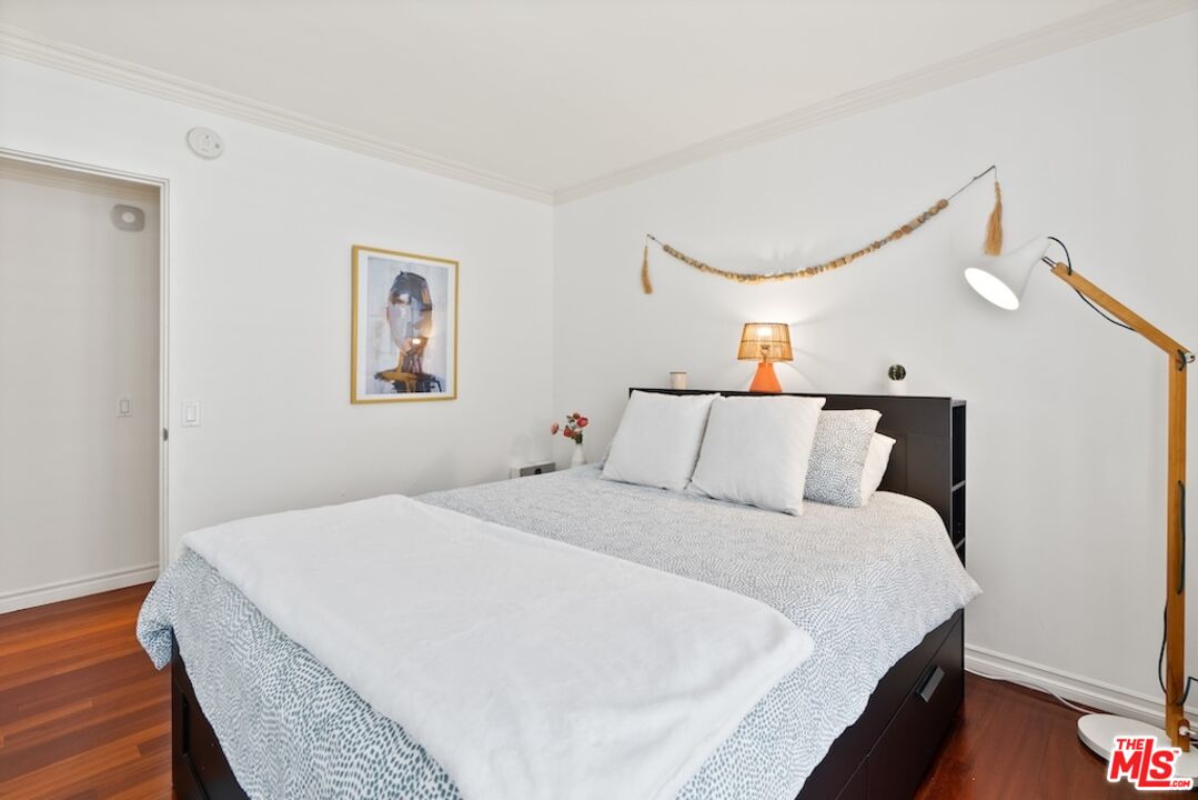 837 Lincoln Blvd Unit: 6