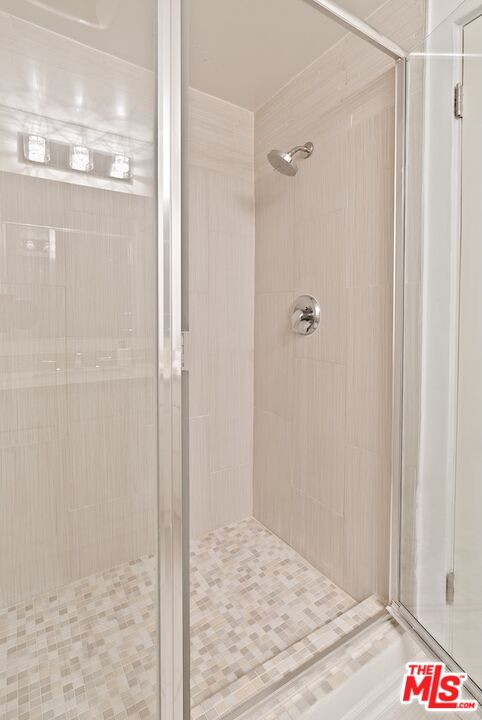 837 Lincoln Blvd Unit: 6