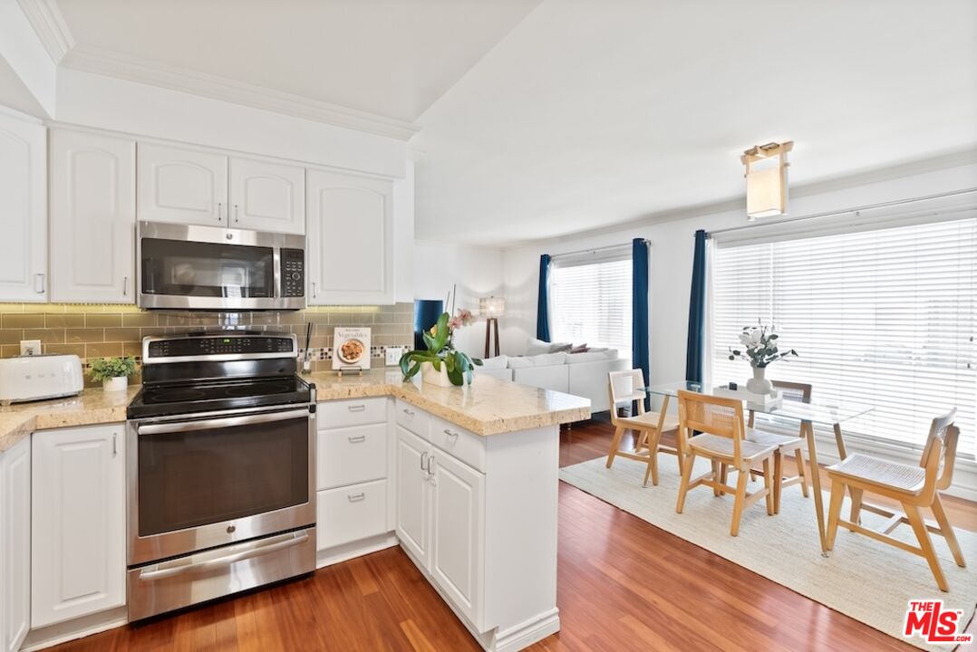 837 Lincoln Blvd Unit: 6