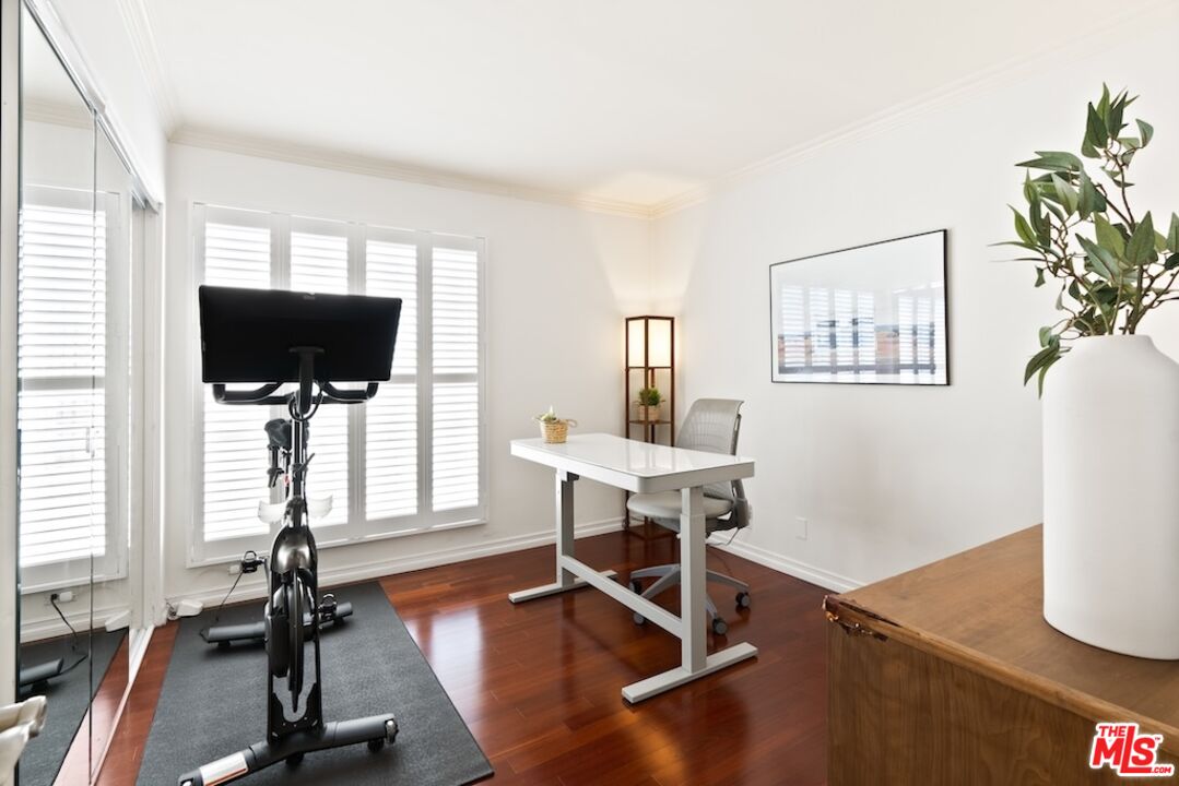 837 Lincoln Blvd Unit: 6