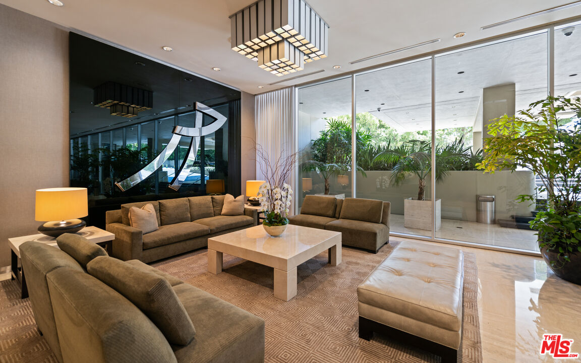 9255 Doheny Rd Unit: 2401