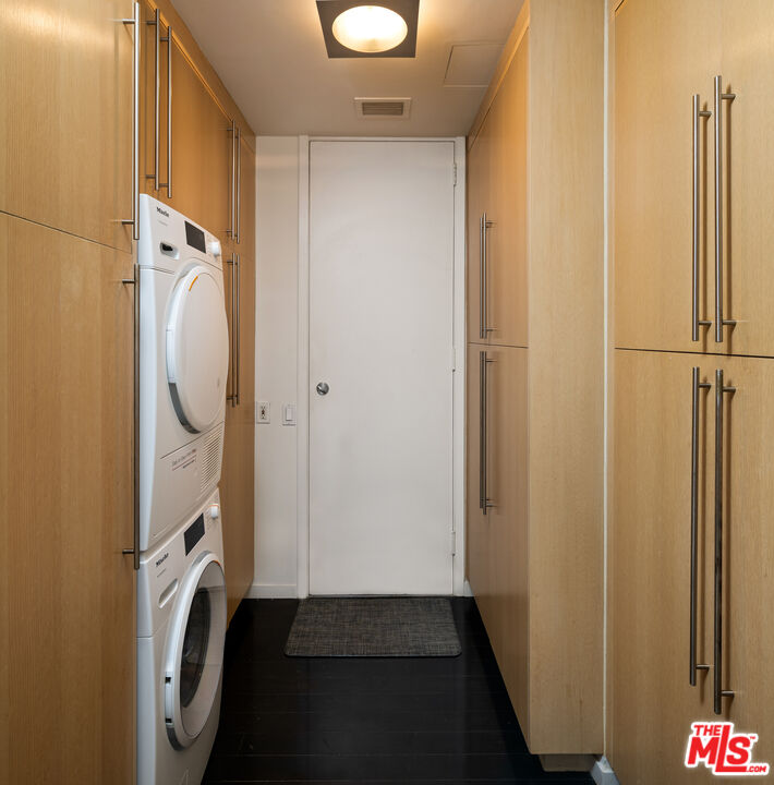 9255 Doheny Rd Unit: 2401