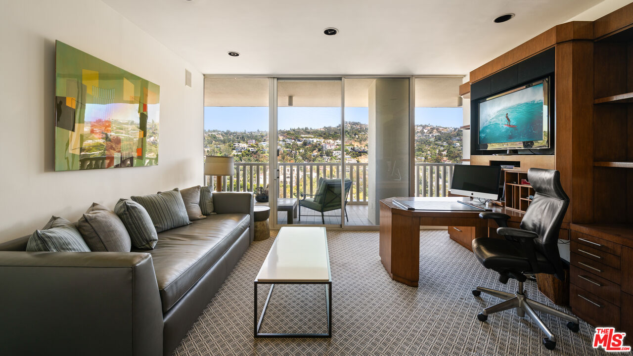 9255 Doheny Rd Unit: 2401