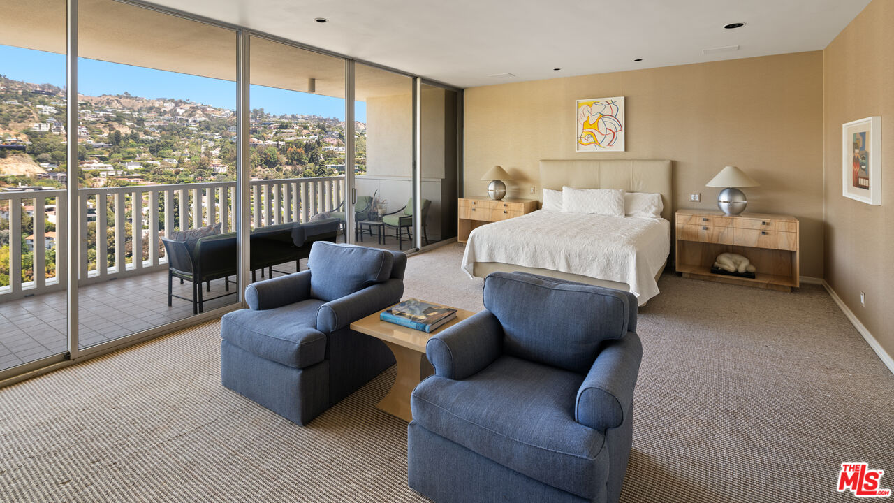 9255 Doheny Rd Unit: 2401