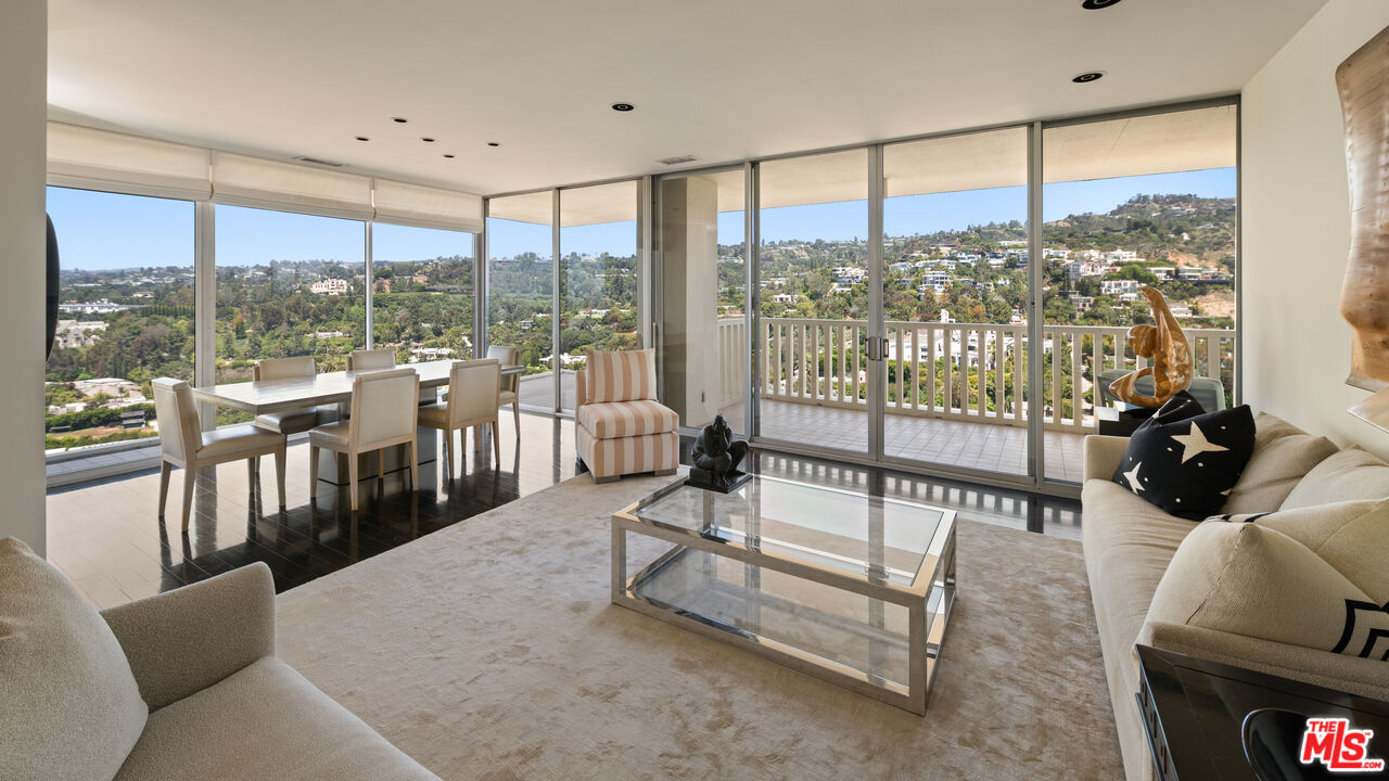 9255 Doheny Rd Unit: 2401
