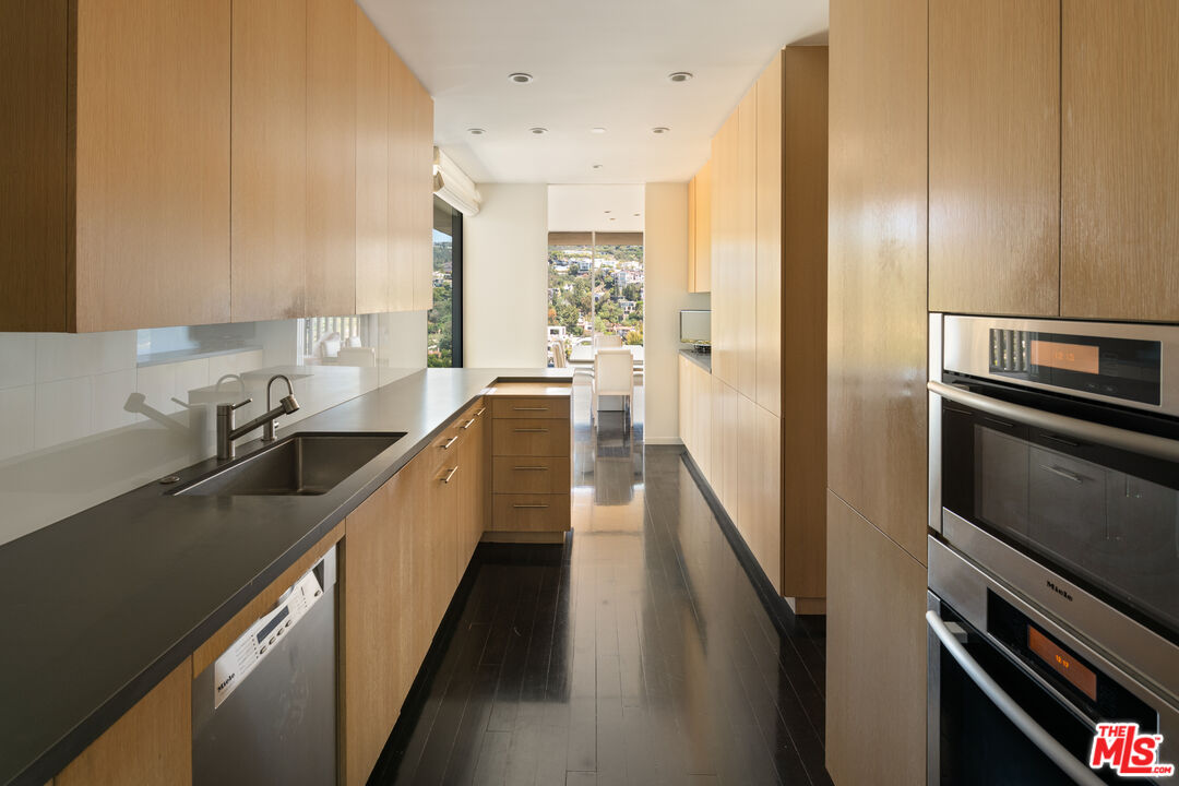 9255 Doheny Rd Unit: 2401