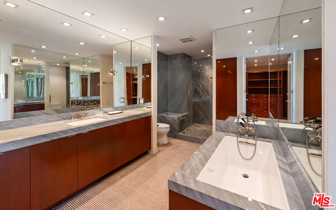 9255 Doheny Rd Unit: 2401