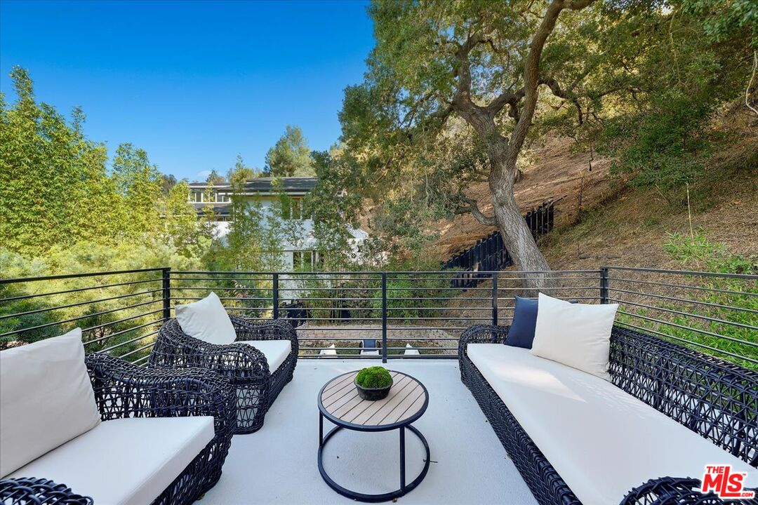 2016 Stanley Hills Dr