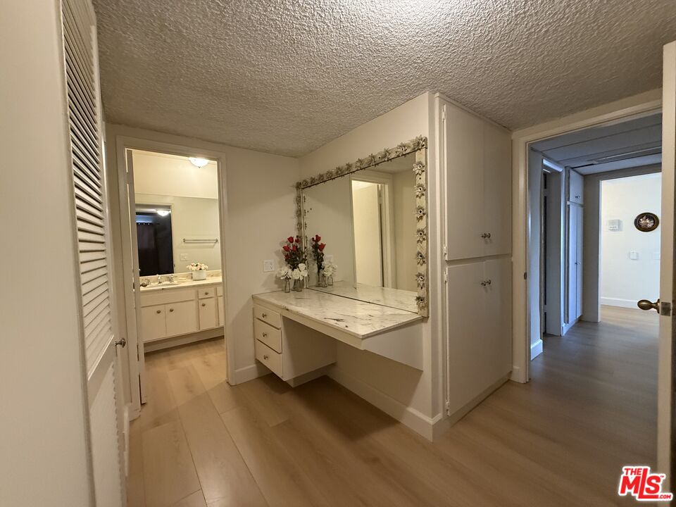 910 S Holt Ave Unit: 201